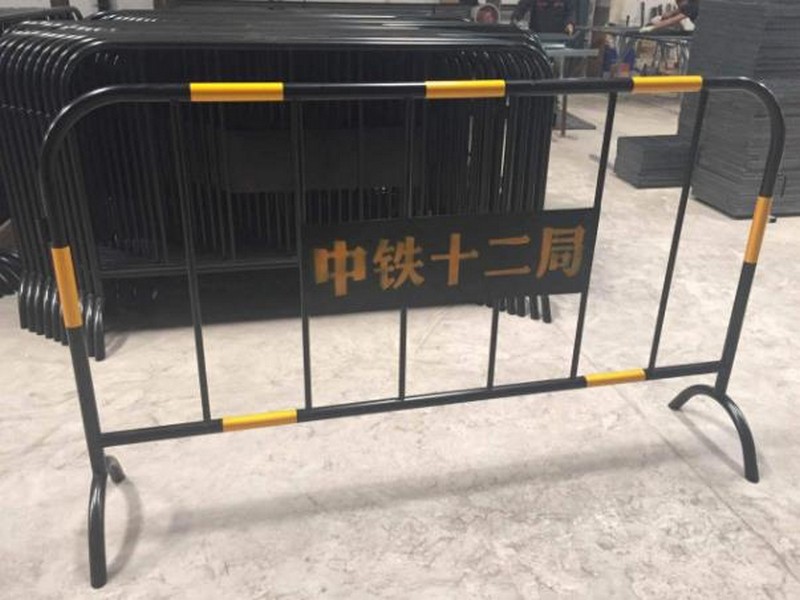 磁县黄黑铁马施工护栏
